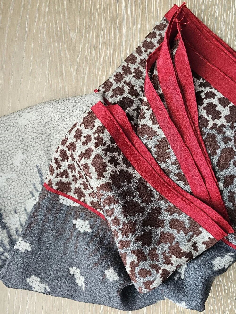 ​Vintage Anne Klein for The Vera Companies 100% Silk Scarf (34